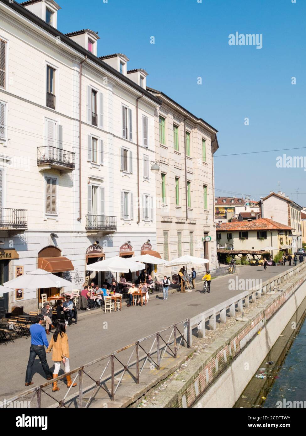 MAILAND-ITALIEN-03 12 2014, Zone des Navigli Kanal des Wassers geht in der Stadt Mailand Stockfoto