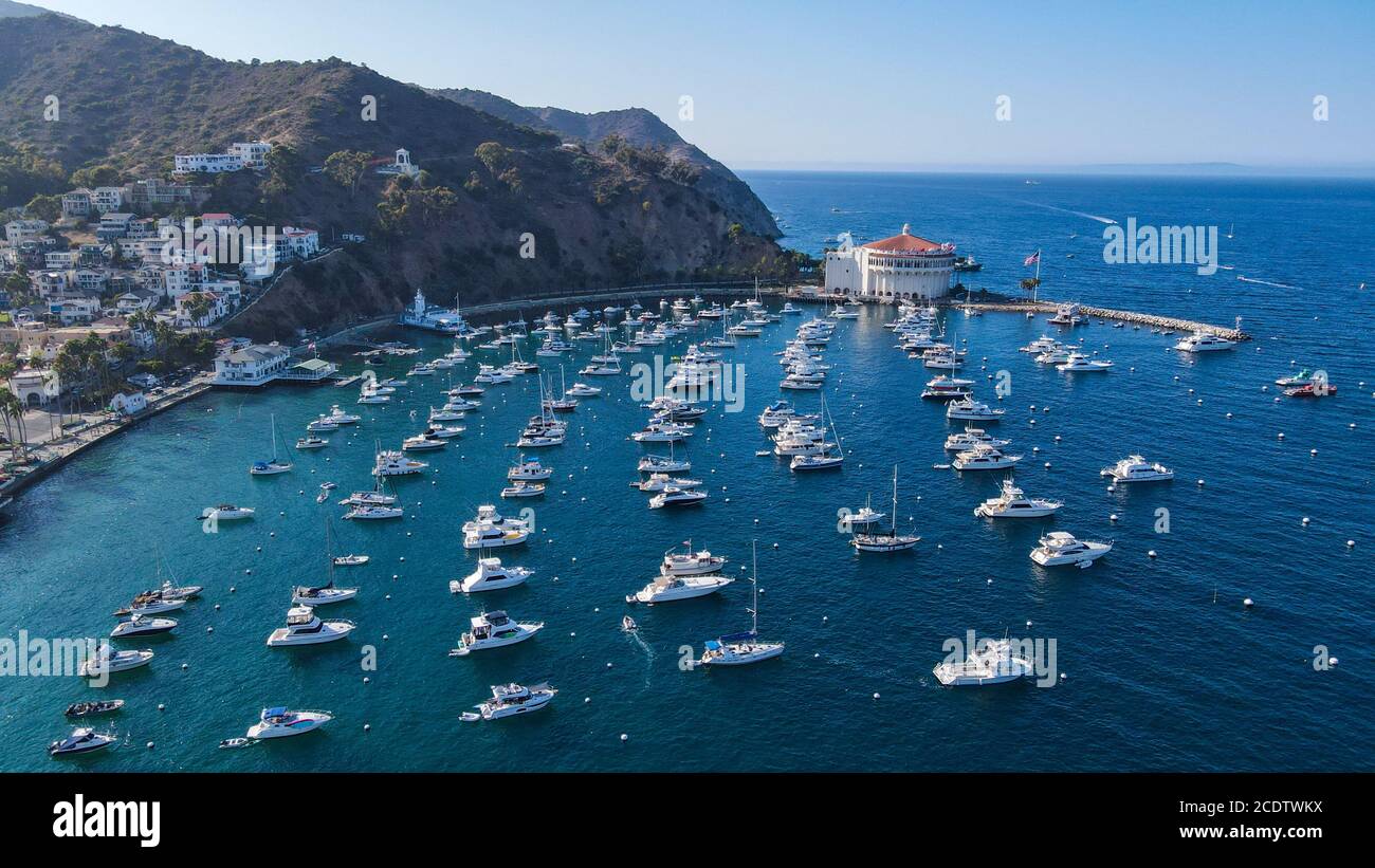Luftbild mit Blick auf das Catalina Island Casino. Stockfoto