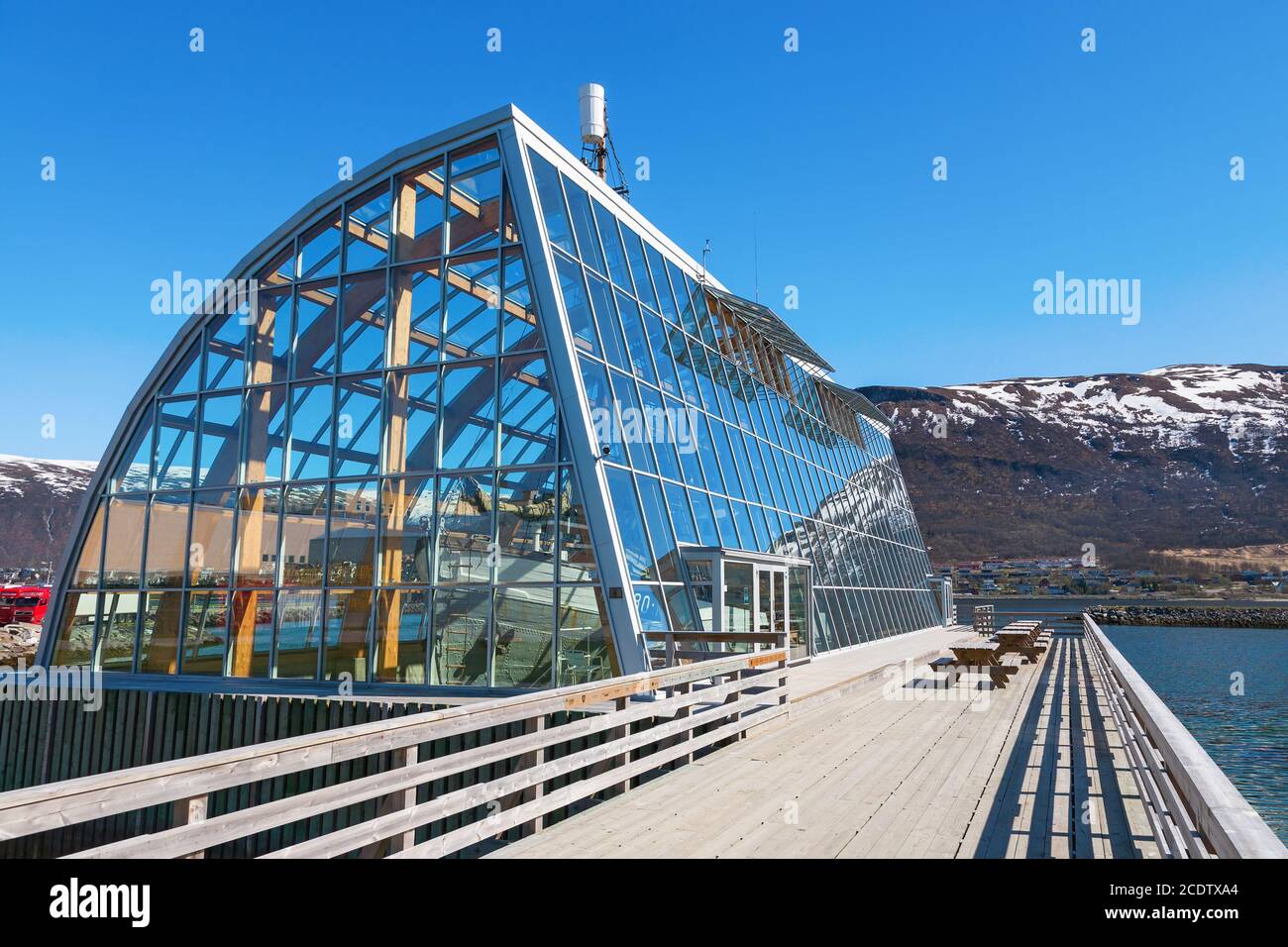 Museen in Tromso, Norwegen, mit Frau Polsjarna ein altes Fischerboot Stockfoto