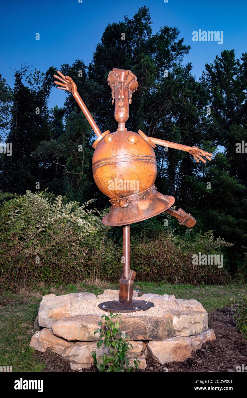 Skulptur der öffentlichen Kunst mit dem Titel 'Ballerina Angelina' des Künstlers Stefan Bonitz - in Brevard, North Carolina, USA Stockfoto