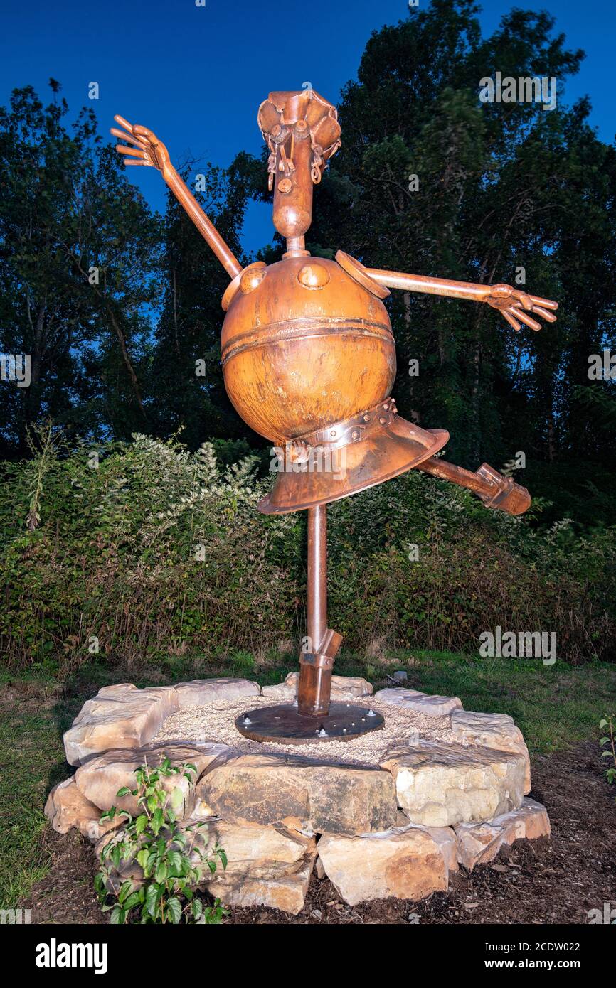Skulptur der öffentlichen Kunst mit dem Titel 'Ballerina Angelina' des Künstlers Stefan Bonitz - in Brevard, North Carolina, USA Stockfoto