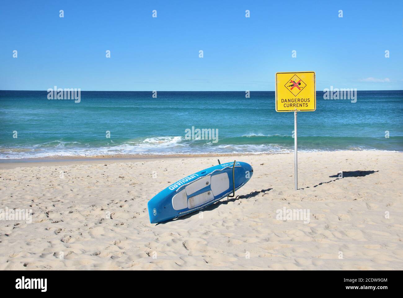 Surf Life Savers Schild und Ausrüstung am Bondi Beach, Sydney, Australien Stockfoto