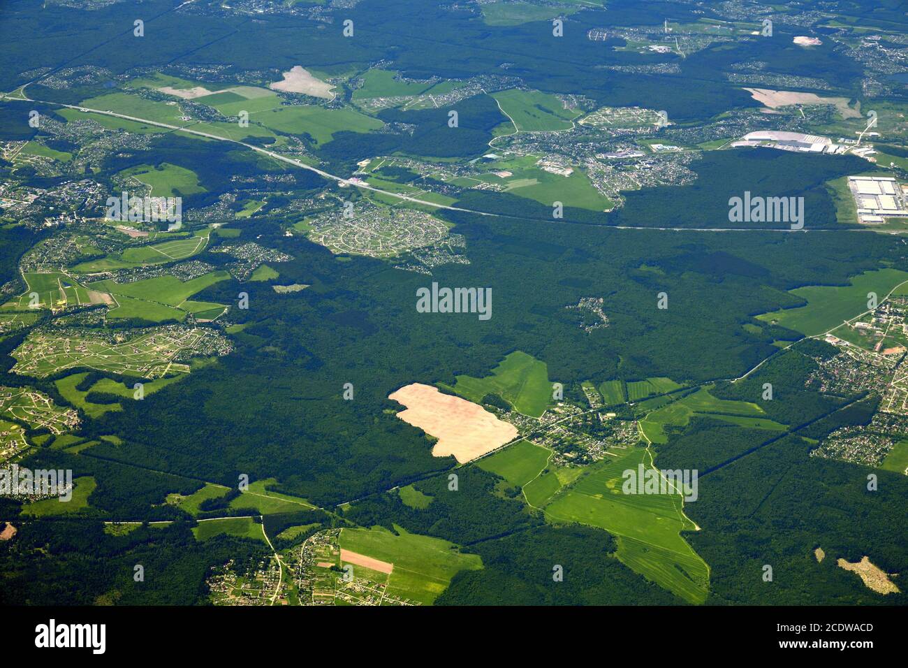 Blick aus großer Höhe auf die Dörfer in Moskau Region In Russland Stockfoto
