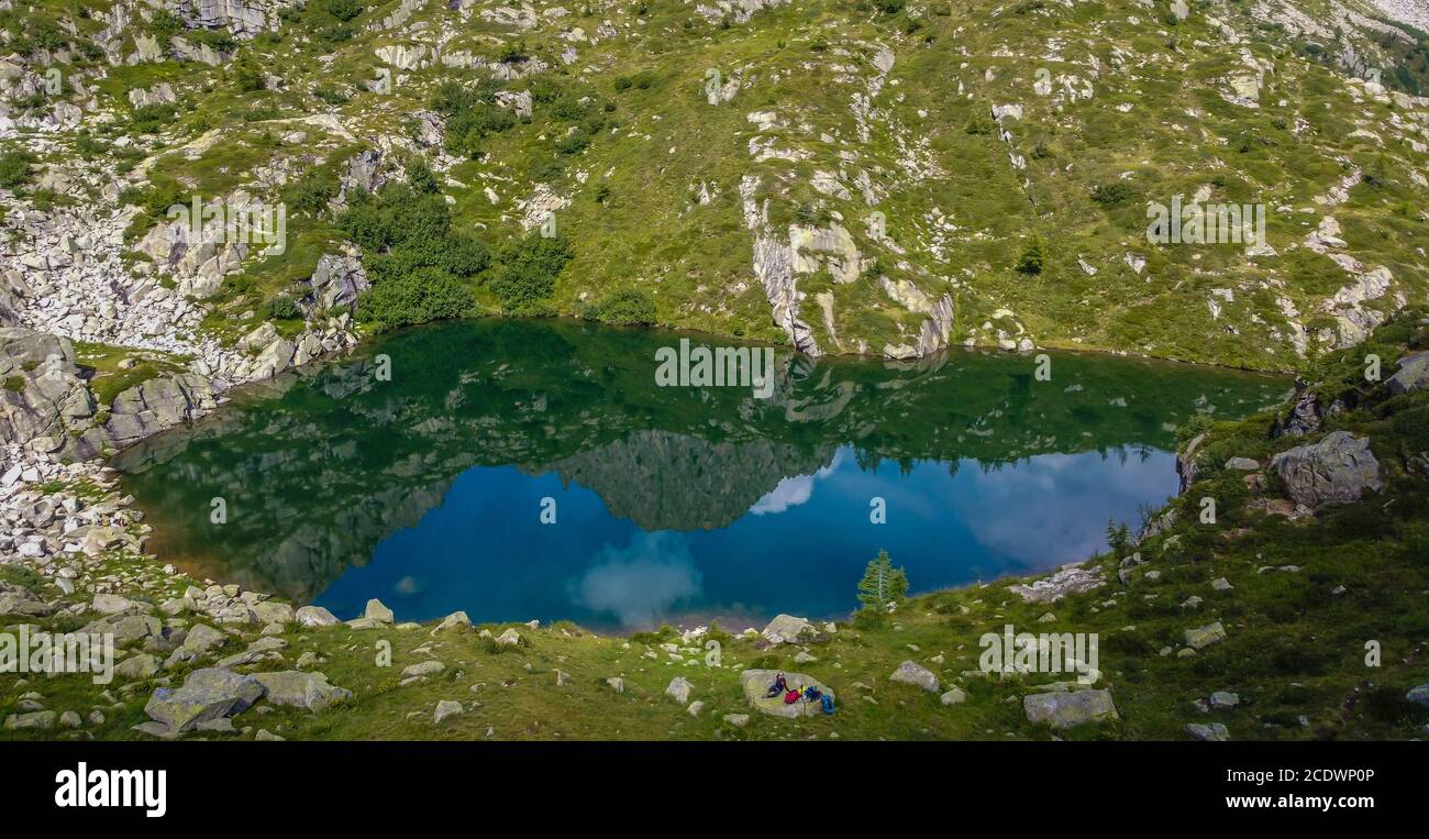 Luftaufnahme des alpinen Denza-Sees (Presanella-See) in der Adamello-Presanella-Gruppe, Vermiglio in Trentino-Südtirol, Norditalien, Europa. Stockfoto