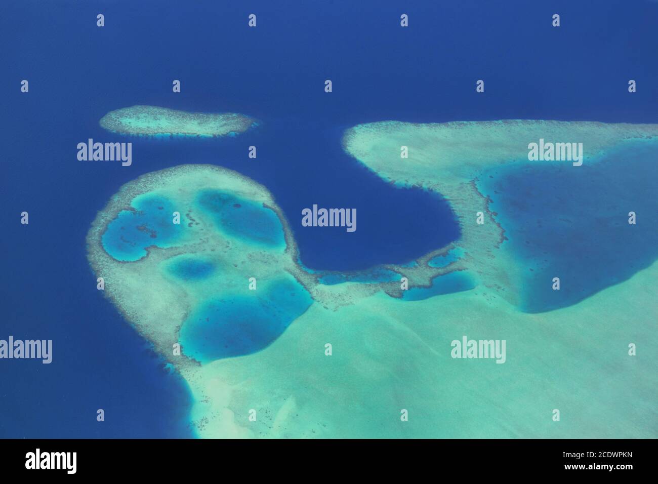 Maledivisches Panorama vom Wasserflugzeug. Stockfoto