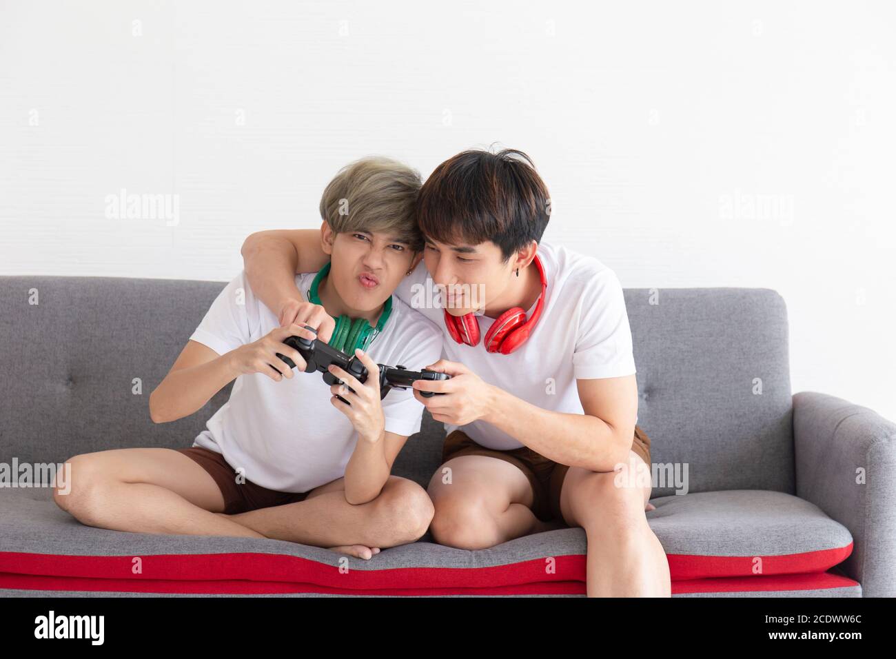 Homosexuell Paare junge Jungen asiatische Männer LGBT Konzepte. Stockfoto