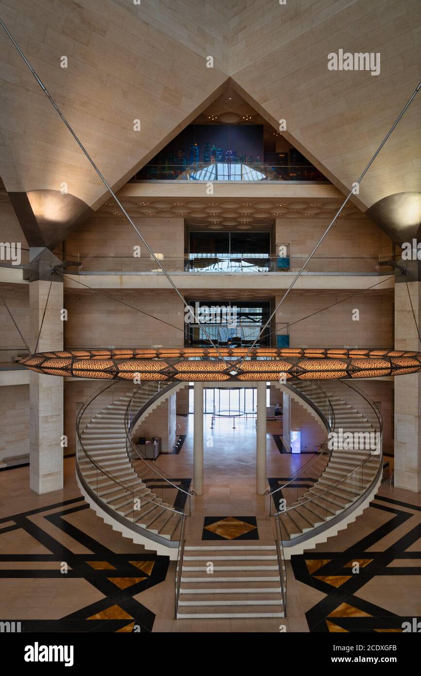 Das Museum für Islamische Kunst in Doha, Katar Innenansicht zeigt die Haupthalle Stockfoto
