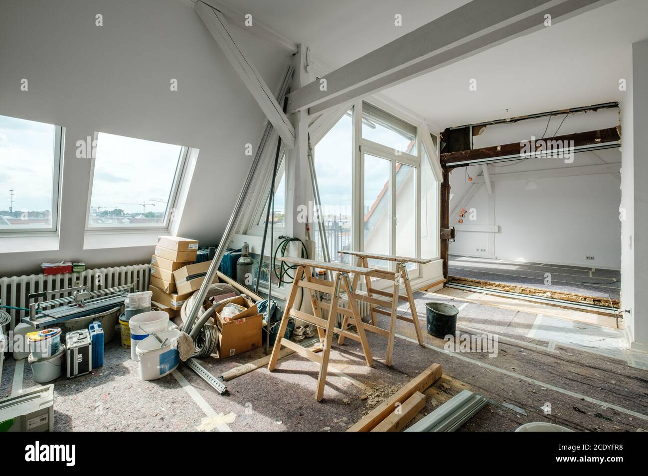 Loft-Zimmer während der Renovierung, Wohnung Renovierung Stockfoto