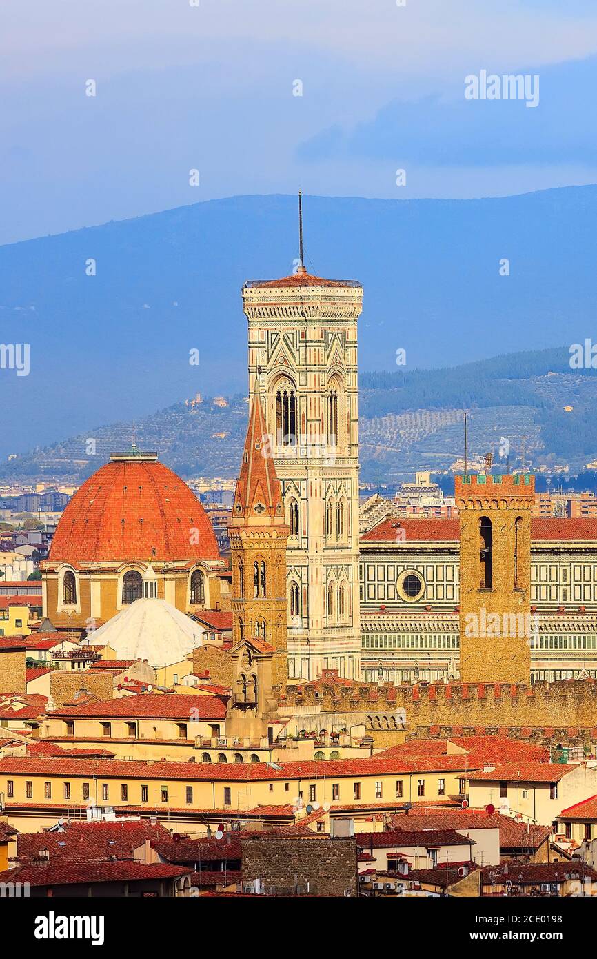 Luftaufnahme, Türme von Florenz, Italien mit Dom Stockfoto