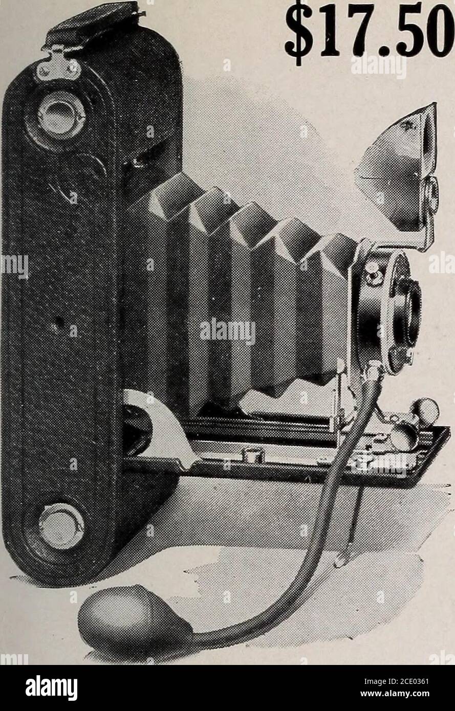 . Hochformat . +Zoll. Es hat einen Aluminiumrahmen, runde Ecken, Doppelscheibe, selbstsichernde Auto-maticShutter, automatische Fokus-Skala, Fußstützen für Zeitbelichtungen, unddie Frontopenvertikal. Am wichtigsten von allen, es hat die größte Vorwärtsbewegung in Camera Finders Dieses neue patentierte ANSCO-Gerät versichert dem Fotografen, dass alle Details, die bis zum Finder gesehen werden, auf dem Film erscheinen, egal ob vertikale oder horizontale Bilder aufgenommen werden.Es tut dies automatisch. Mit dem Piano Reversible Finderbesteht keine Gefahr, dass ein hübscher Mädchenkopf, ein Baum oder ein anderes gewünschtes Objekt übrig bleibt Stockfoto