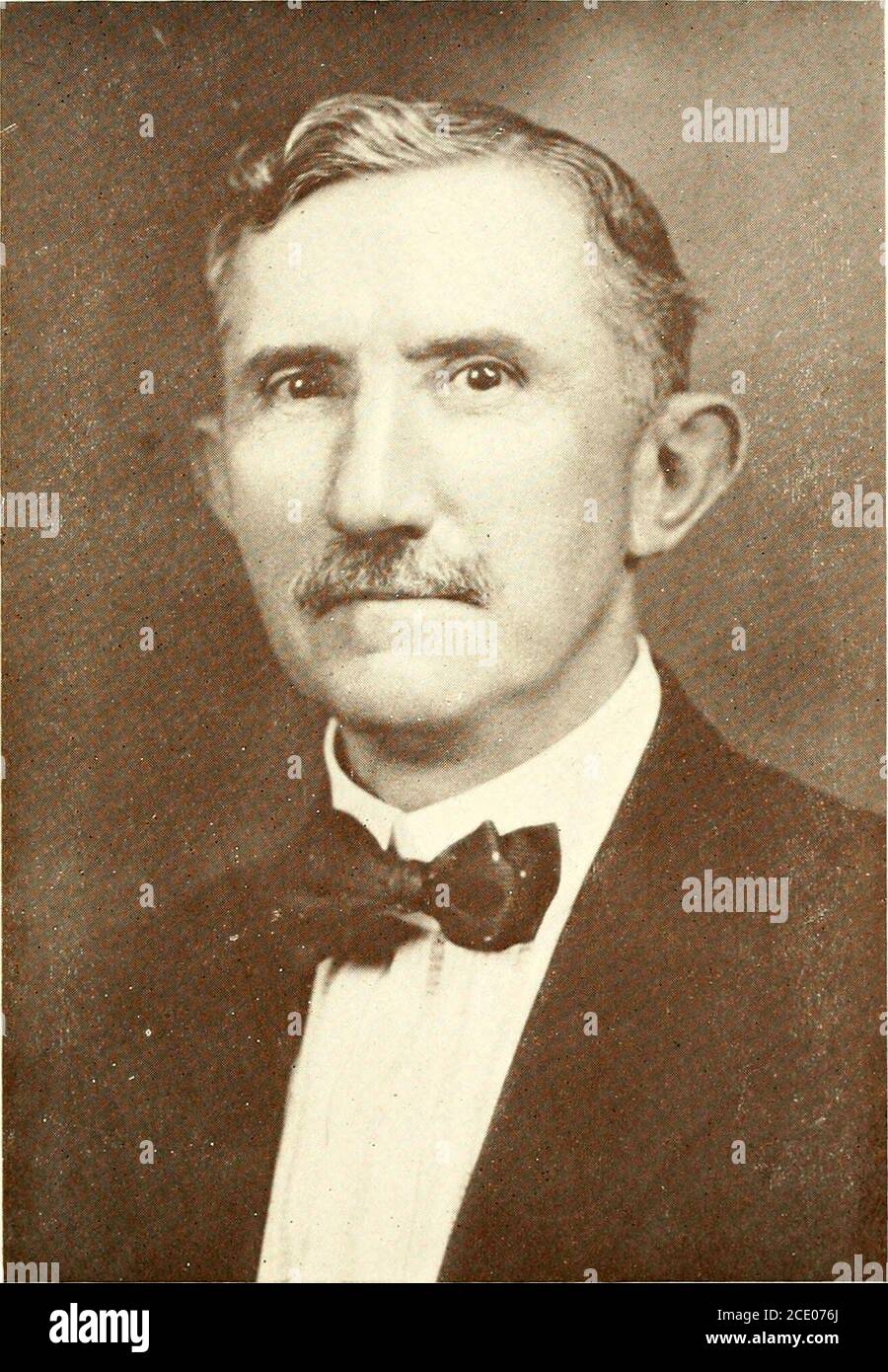 . Moulton Familie und Verwandten; Hooks, Hunter, Whitfield, Linn, Tuttle, Henley, Harris, Summerlin, Ware, Glover, Smith, Williams, Upmann und andere. Erinnerungen an das Jahr 1857 . ein weiterer Zweig der Familie in Florida eingestellt, und man wurde ein großer Anwalt und ChiefJustice des Obersten Gerichtshofs von Florida. Mein Urgroßvater war John Whitfield, B. 20. März 1760, d. 28. Februar 1815. Seine Frau war Jemima Haywood Whit-Field, b 21. Juni 1766, d 26. Februar 1837. Ein Sohn von John, genannt John, b 6. August 1782, d November 1, 1826.ein weiterer Sohn, Sherwood, B.. 28. September 1788, d. Au-gust 29, 1828. Elizab Stockfoto