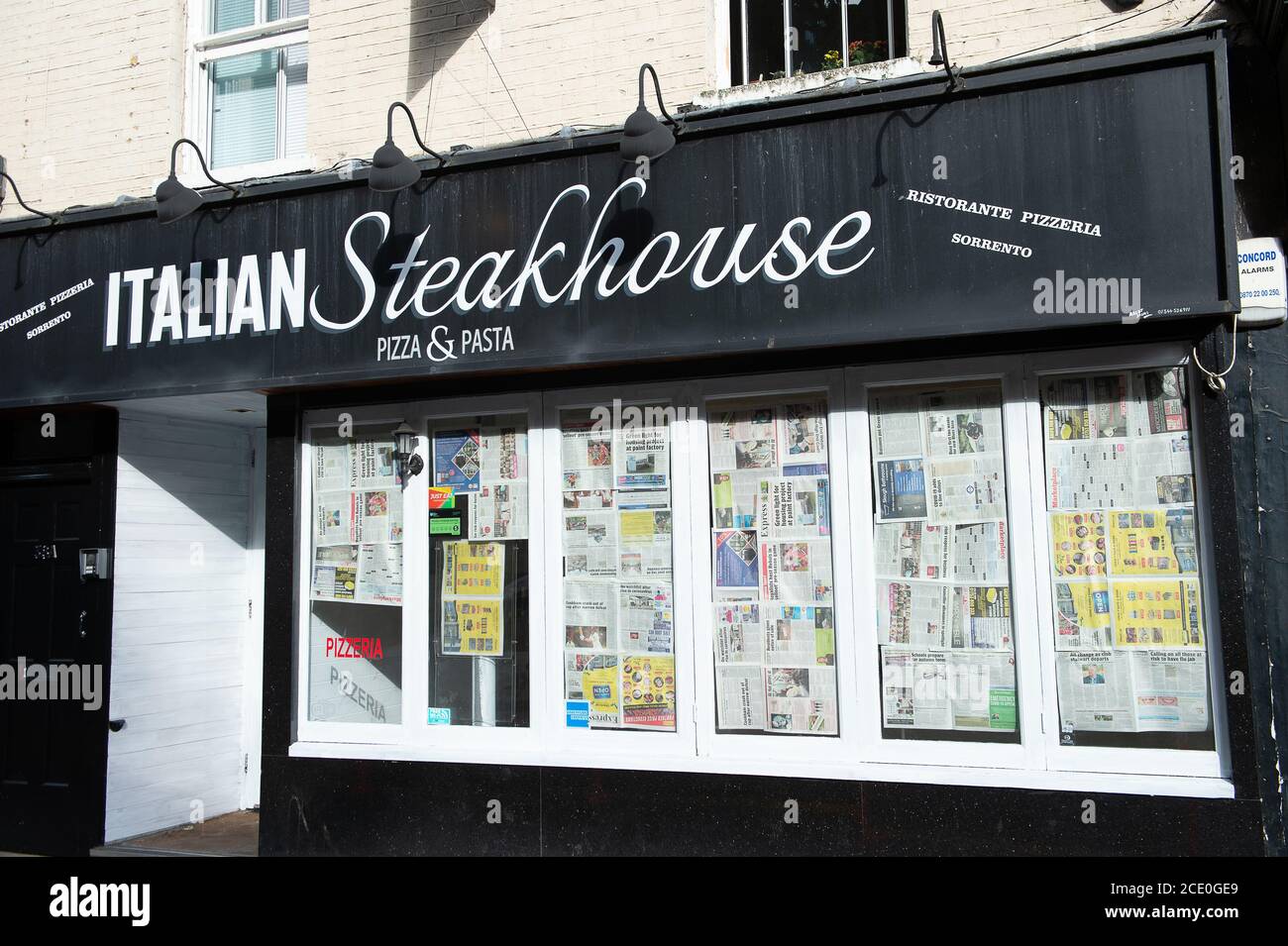 Windsor, Berkshire, Großbritannien. August 2020. Ein weiteres geschlossenes Restaurant in Windsor. Quelle: Maureen McLean/Alamy Stockfoto