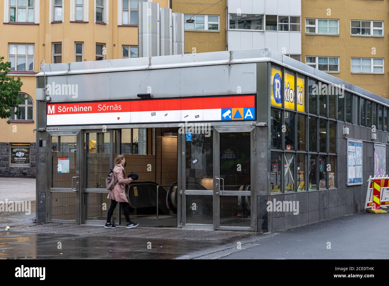 Eingang der U-Bahn-Station Sörnäinen in Helsinki, Finnland Stockfoto