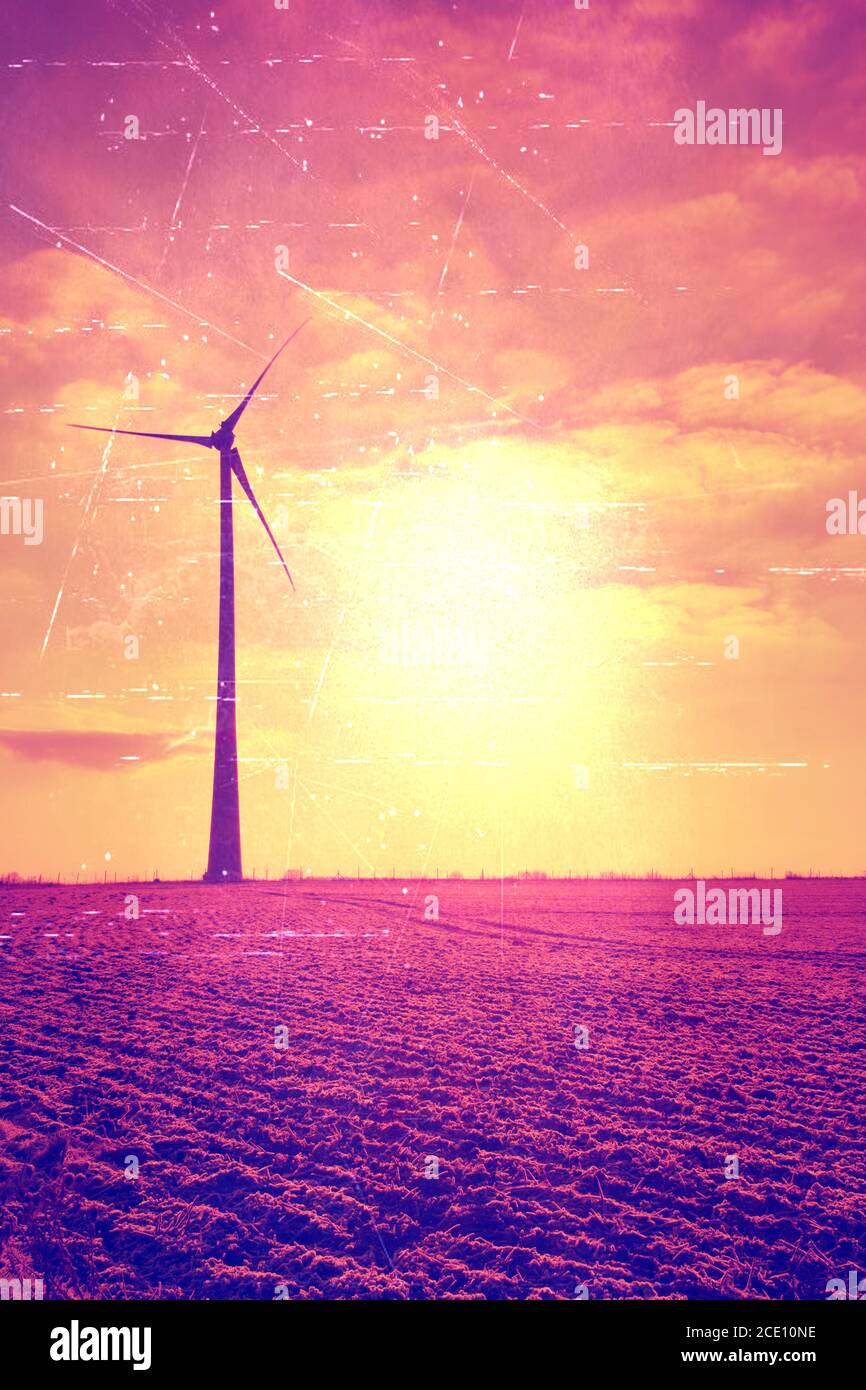 Filmeffekt. Drehen der Windturbine auf Sunrice, shaddow des Propellers Stockfoto