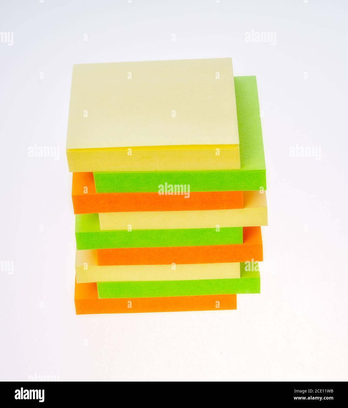 Viele Notenpads gelb orange und grün Stockfoto