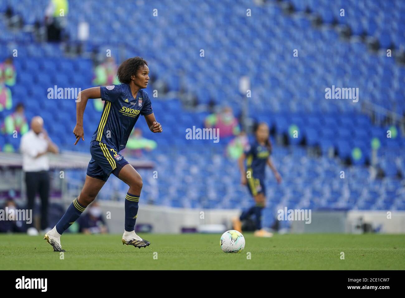 San Sebastian, Spanien. August 2020. Wendie Renard von Lyon in Aktion während des UEFA Women's Champions League Fußballspiels (Finale) zwischen VfL Wolfsburg und Olympique Lyonnais. Daniela Porcelli/SPP Quelle: SPP Sport Pressefoto. /Alamy Live Nachrichten Stockfoto