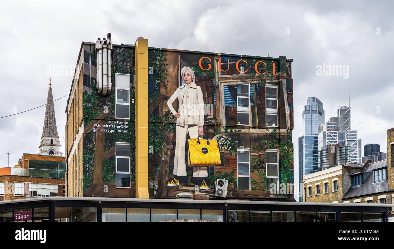 Gucci Mural Ely's Yard in der Old Truman Brewery off Brick Lane East London mit Jane Fonda Stockfoto