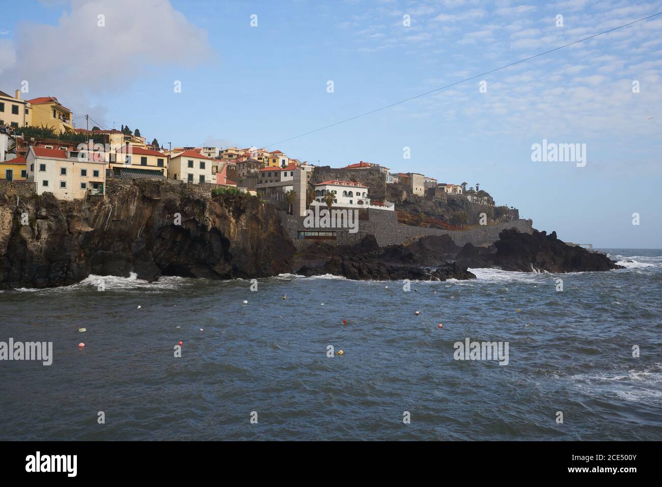 Blick auf Câmara de Lobos seascape vom Hafen, auf Madeira Stockfoto