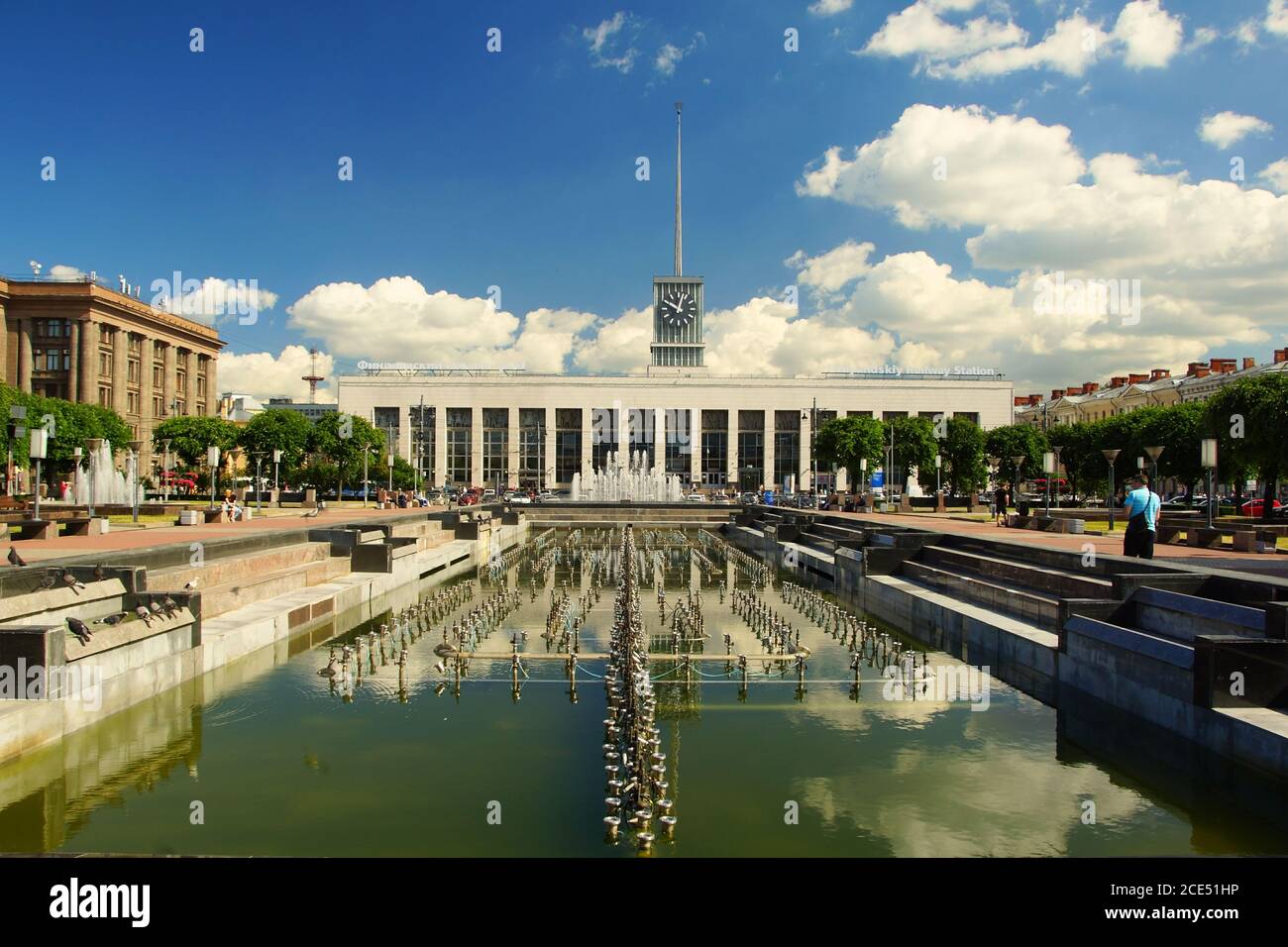 Der Sommertag und der interessante Ausflug in die Stadt, der Leninplatz Stockfoto