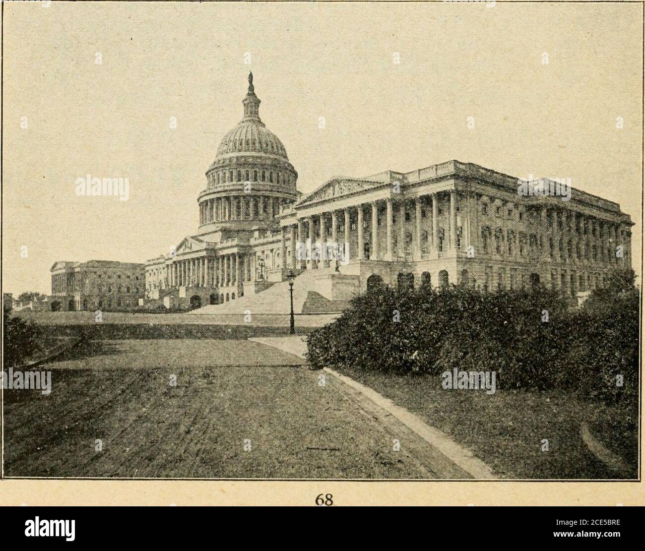 . Der Standardführer zu Atlantic City, N.J. ... enthält vollständige Informationen von Interesse für Reisende über Atlantic City, New York, Philadelphia und Washington, D.C. .. . S voller Erinnerungen an die Vergangenheit, und trägt den Abdruck der gegenwärtigen Majestät und nahende Größe. Die reiche Liebe aller unserer Leute trägt zu ihrer Erhöhung bei; die Niedrigen und die Hohen – alle sind die gemeinsamen andrightful Besitzer des Königlichen Washington. Es ist die reine Pflicht eines jeden amerikanischen Bürgers, wenigstens einmal in seinem Leben die Hauptstadt seiner Nation zu besuchen. Solch ein Avisit setzt das Herz mit grösserer Devo in Brand Stockfoto