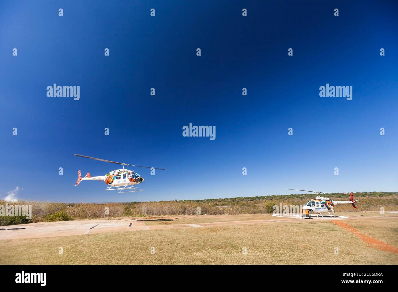 Hubschrauberflug mit Luftaufnahme von Victoria Falls und Zambezi River, Mosi-oa-Tunya, Victoria Falls, Matabeleland, Simbabwe, Afrika Stockfoto