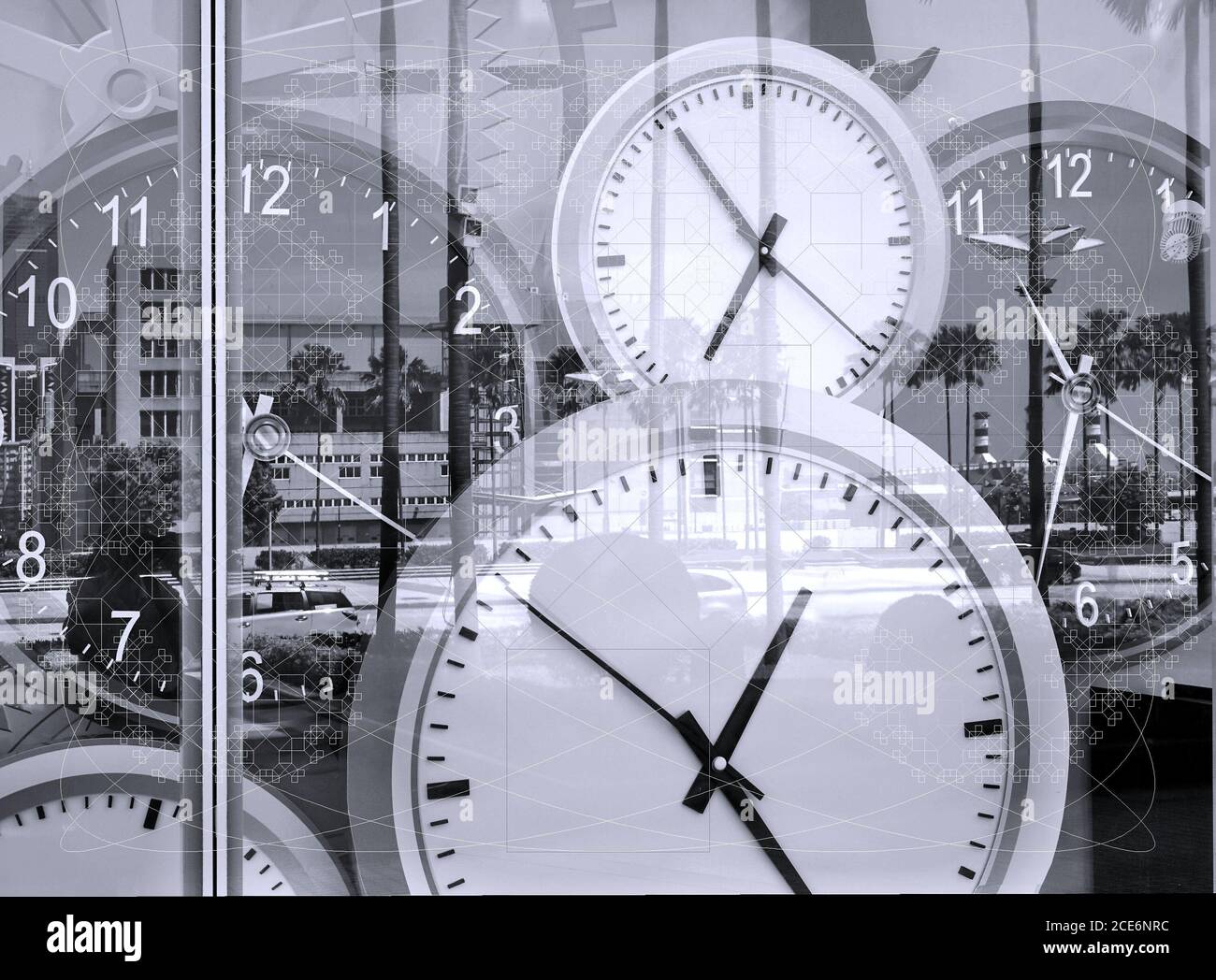 Großer Uhren shop Fenster reflektiert veranschaulichen das Konzept der Zeit Stockfoto