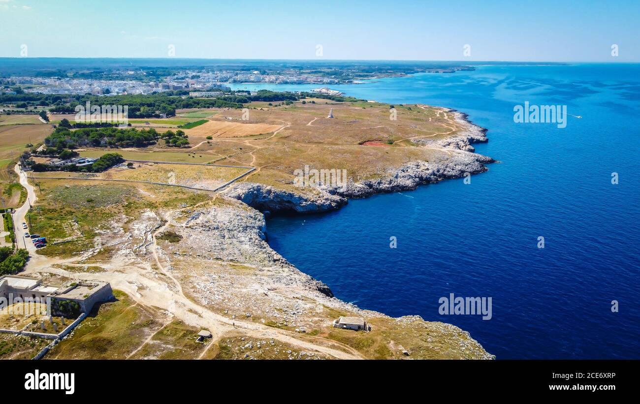 Apulien Strand Italien, Europa: Castro Marina ist ein blaues Paradies mit Blick auf die Adria. Stockfoto