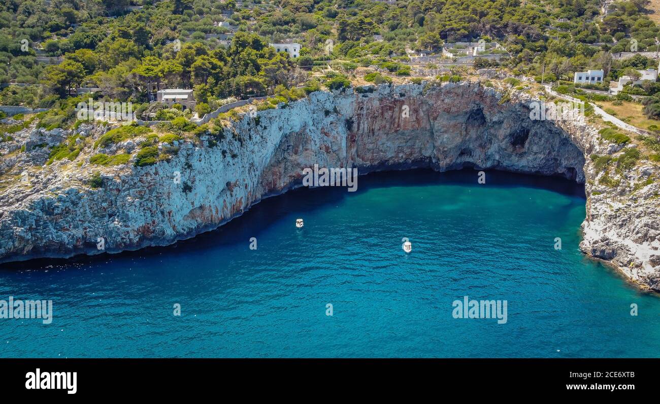 Zinzulusa Höhle an der Adriaküste von Apulien, Castro, Region Apulien in Süditalien. Stockfoto