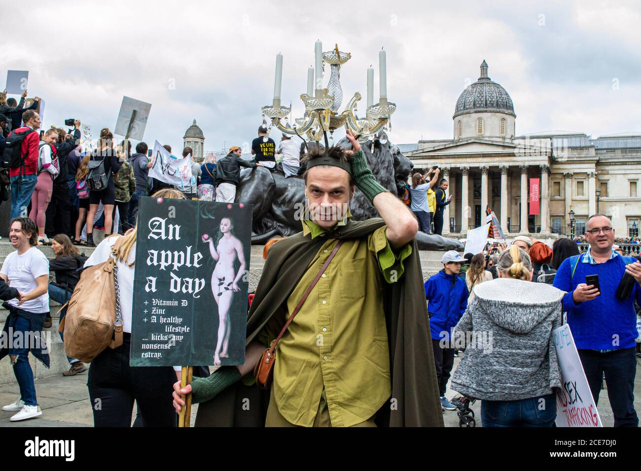 WESTMINSTER, LONDON/ENGLAND- 29. August 2020: Demonstranten bei einer Anti-Lockdown-Kundgebung „Unite for Freedom“ gegen die Einschränkungen des Coronavirus Stockfoto