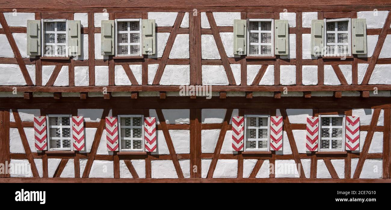 Modellbau Fachwerkhaus mit Fenstern Stockfoto