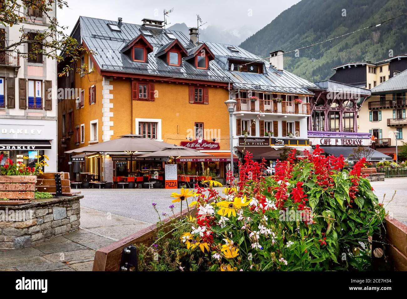 Chamonix Mont-Blanc, Café in der französischen Straße Stockfoto