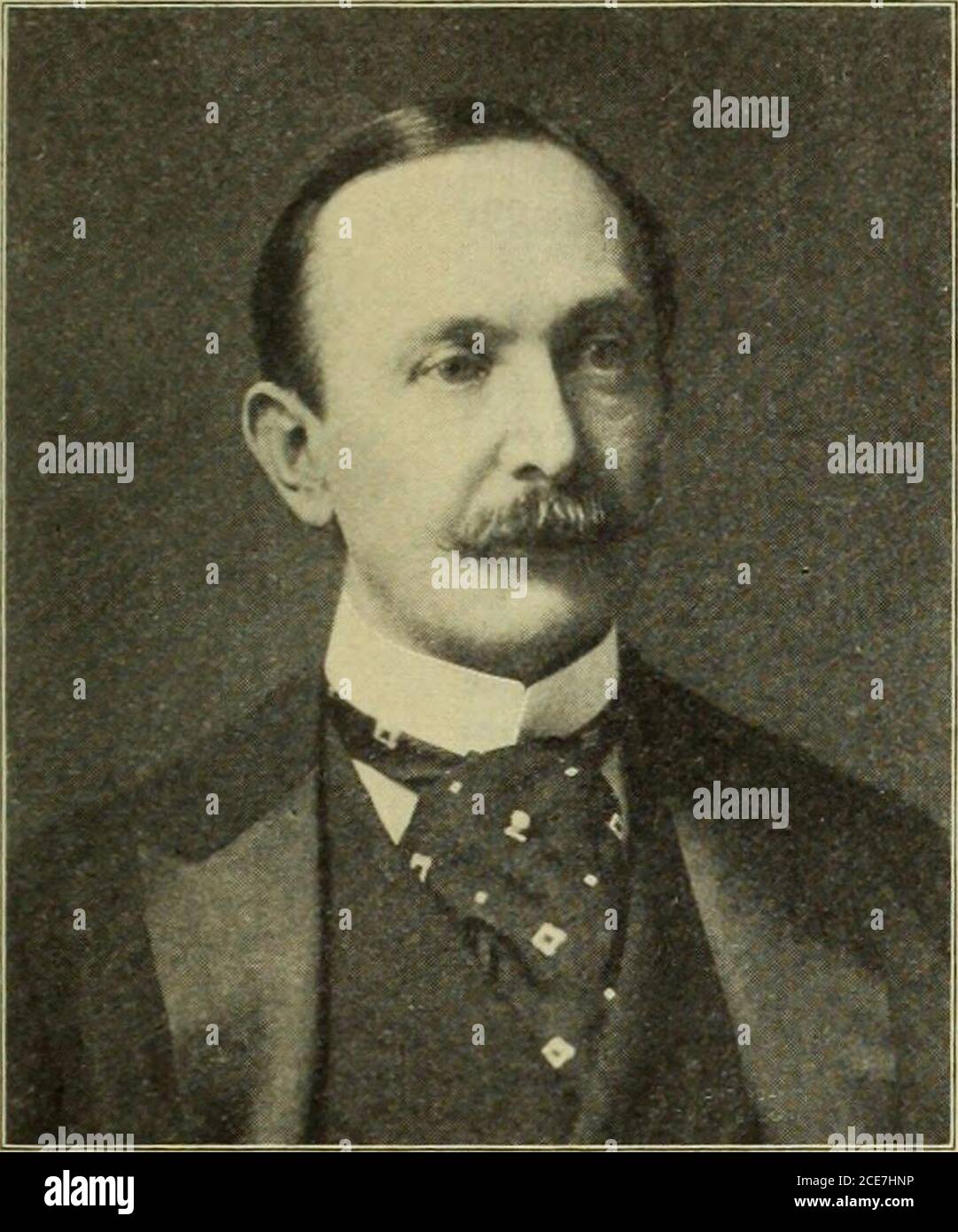 . Die National Civic Federation Review . gie: – Ich habe mit einem ad-mirable Text, – Industrial Peace. Dies ist der Tag der Friedensschiedsverträge unter den Nationen für den internationalen Frieden – eine positive Änderung, obwohl diese Abkommen zwei Arten von Disputes für das Schiedsverfahren des Krieges in letzter Instanz vorbehalten. Wir sollten uns immer zufrieden daran erinnern, daß in sechs Siebenteln der industriellen Welt der Frieden herrscht. Es gibt nur sieben von zweiundzwanzig Millionen Löwen, die sich in gewinnbringenden Beschäftigungen, in mechanischen und industriellen Berufen engagieren. Jetzt hören wir nichts von Krieg im agrarkult Stockfoto