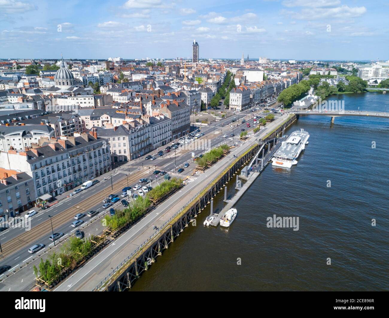 Nantes (Nordwestfrankreich): Luftaufnahme des Quai de la Fosse am Ufer der Loire Stockfoto