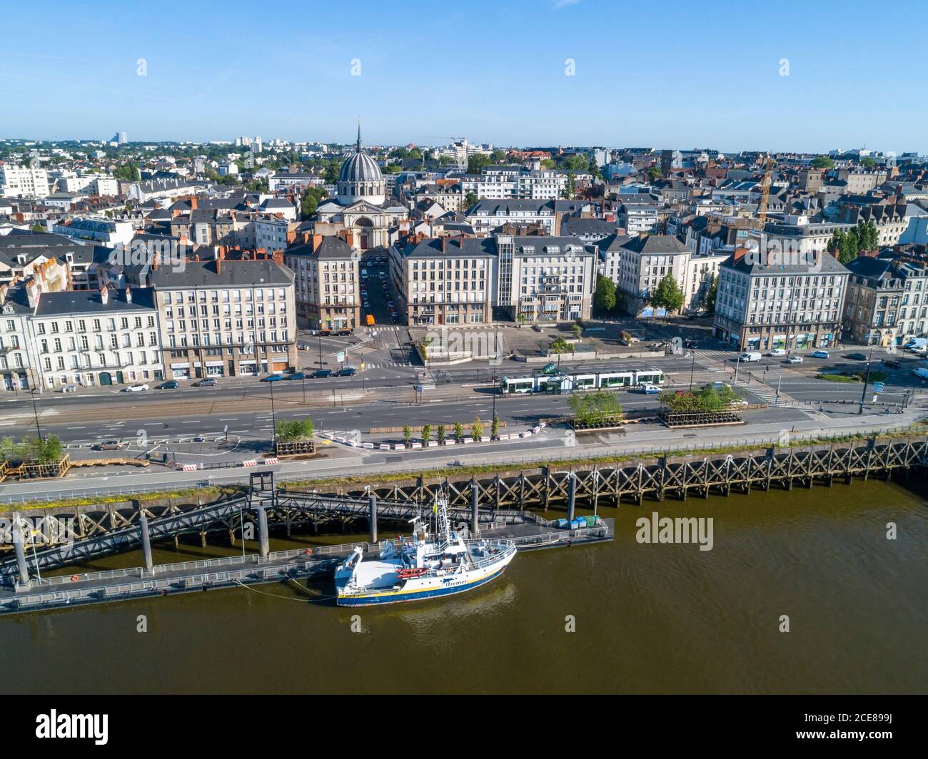 Nantes (Nordwestfrankreich): Luftaufnahme des Quai de la Fosse am Ufer der Loire Stockfoto