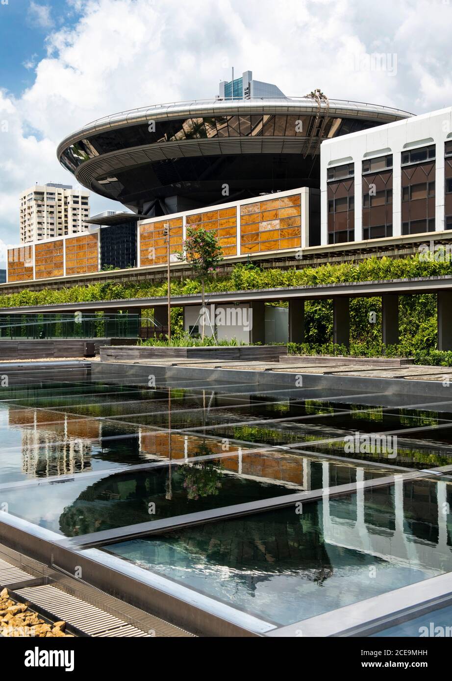 Singapur, Singapur: 07. März 2020. National Gallery Singapur Öffentliche Dachterrasse mit Blick auf die Singapore Academy of Law. Das Gebiet wird als t bezeichnet Stockfoto