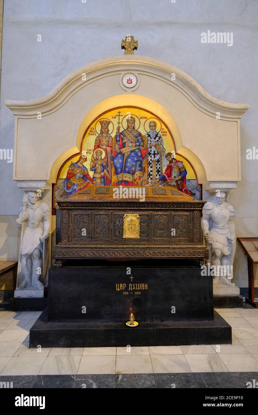 Belgrad / Serbien - 17. Juli 2019: Sarkophag von Stefan Dusan (Dusan der Mighty), Kaiser von Serbien in der Mitte des 14. Jahrhunderts, in der St. Mark Kirche in B gehalten Stockfoto