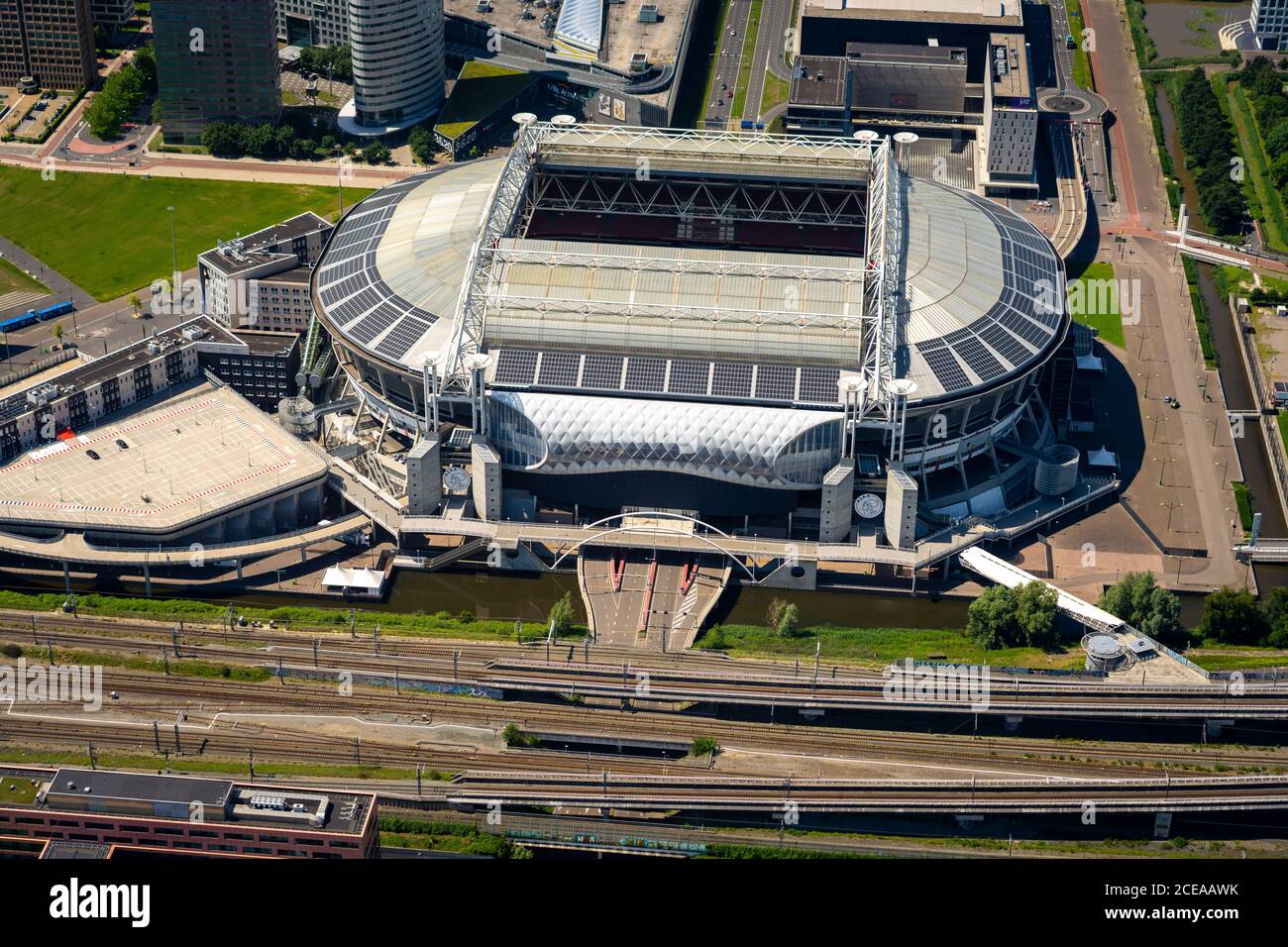 Amsterdam Südost aus der Luft mit dem Johan Cruijff Stadion - Arena Stockfoto