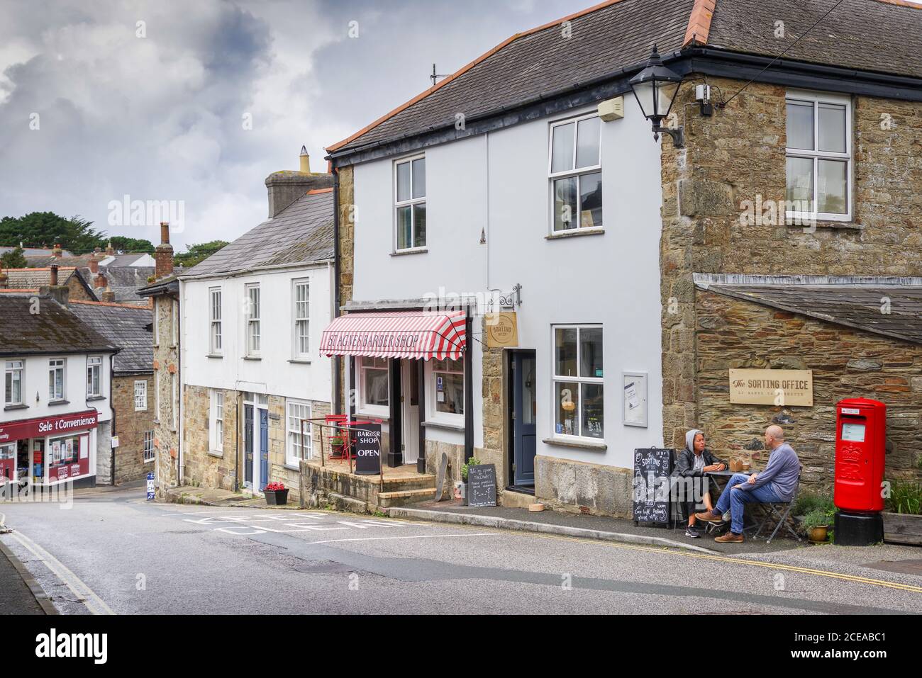 Hübsches Ladendorf in St. Agnes - Cornwall, Großbritannien Stockfoto