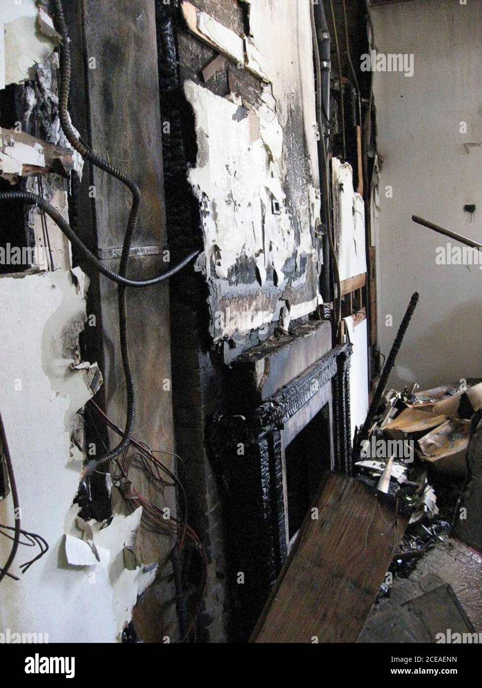 Austin, TX 10. Juni 2008: Blick auf das Landgut des Gouverneurs von Texas, der Schäden am Kamin im Pease-Schlafzimmer im zweiten Stock zeigt. ©Texas Governor's Office/Pool Stockfoto