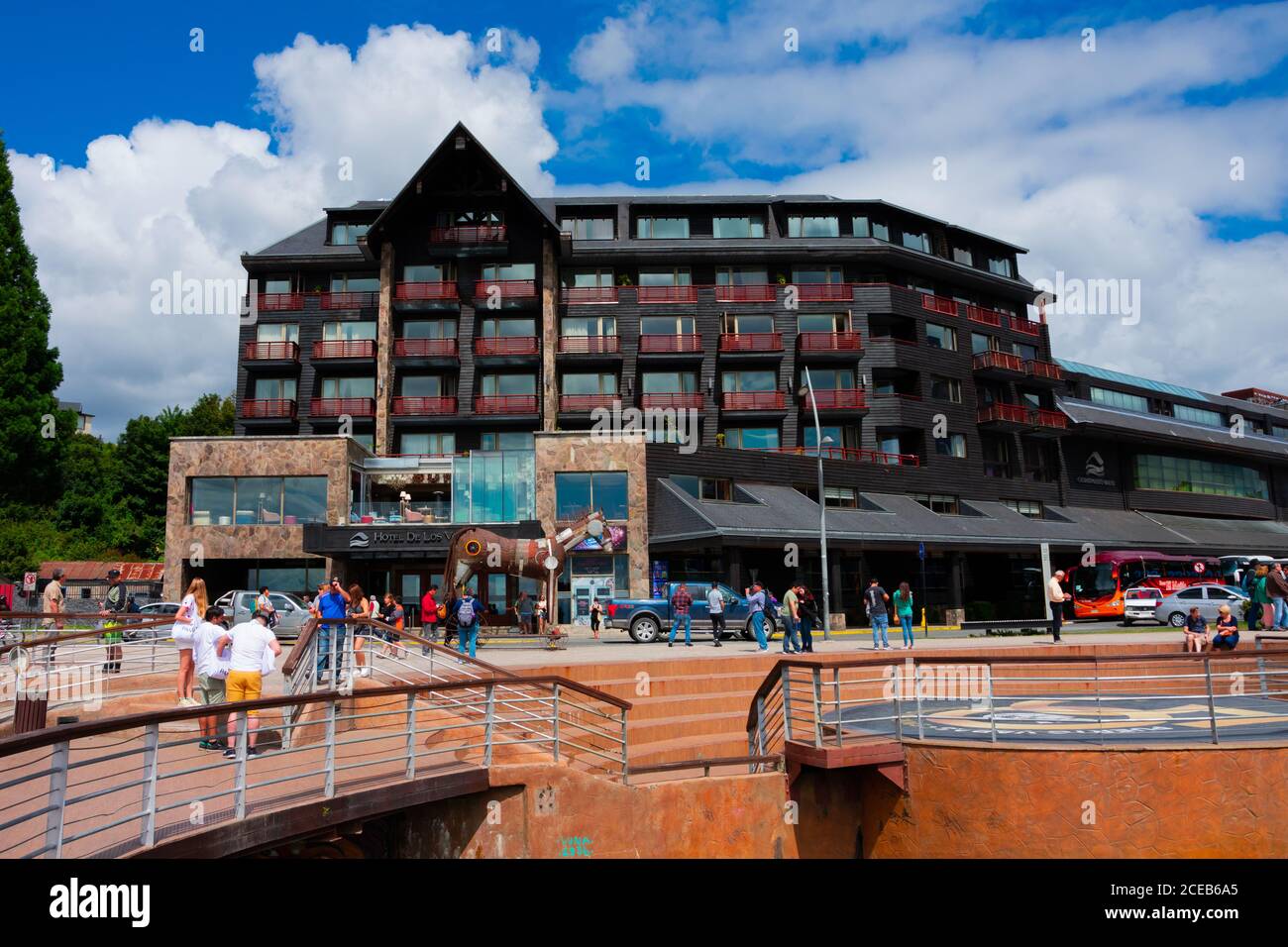 Puerto Varas, Chile. Februar 13, 2020. Blick auf Hotel de los Volcanes und Puerto Varas Casino Stockfoto