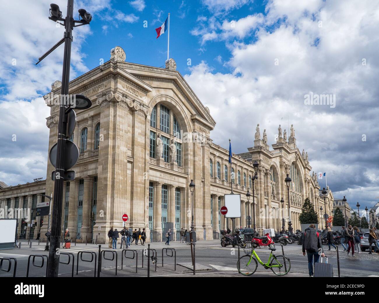 PARIS, FRANKREICH - 13. MÄRZ 2108: Nordbahnhof in Paris, Frankreich Stockfoto