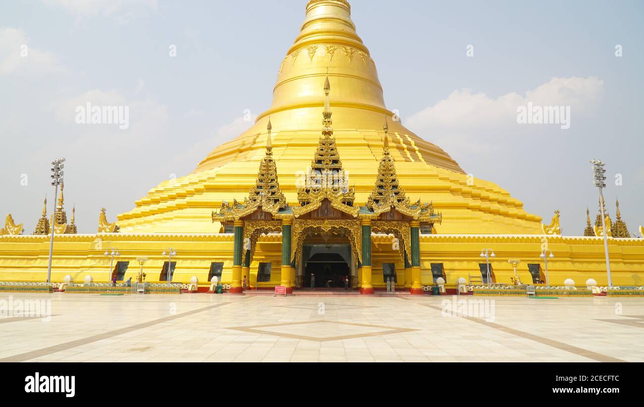Golden Uppatasanti Pagode Buddha Tempel in Naypyidaw, Myanmar / Burma. Stockfoto