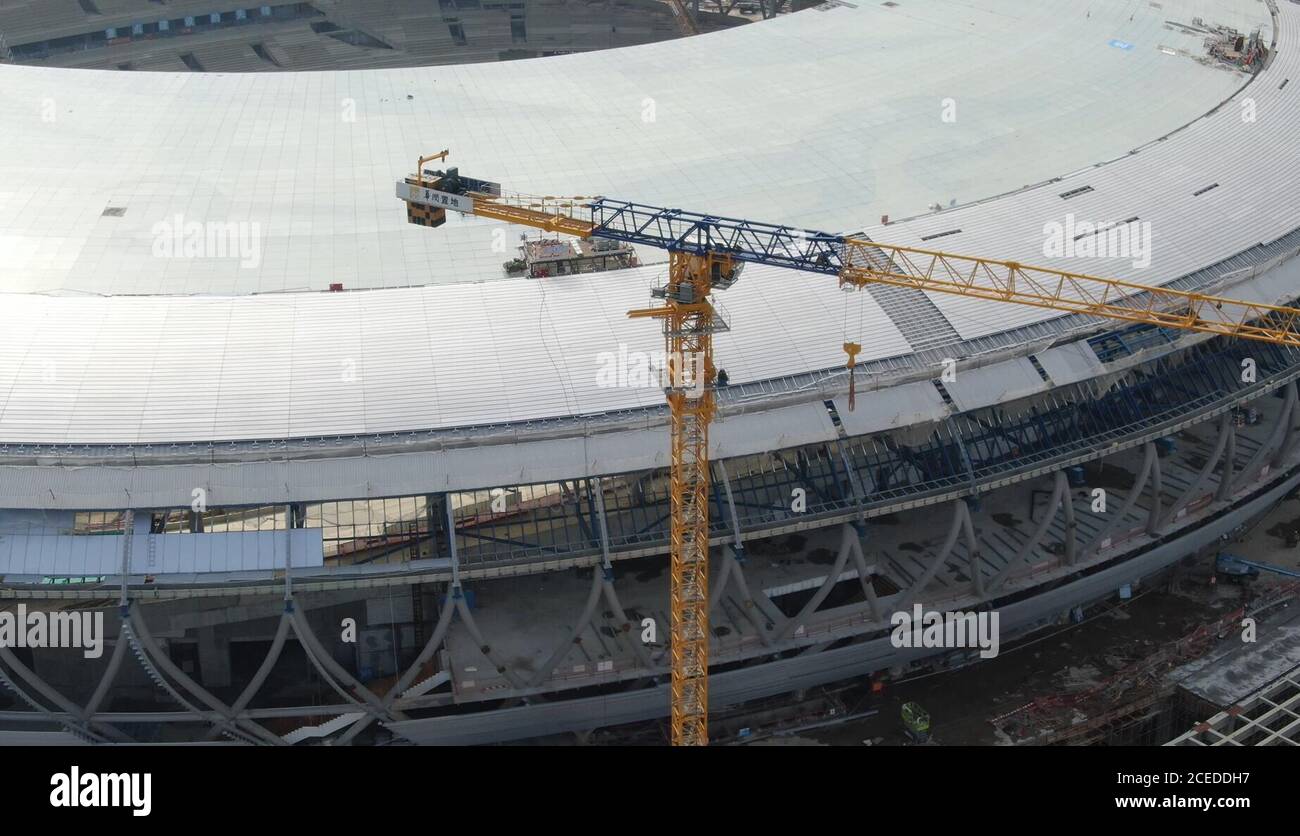 Eine Luftaufnahme des Stadions mit 40,000 Kapazität, das das Hauptstadion für die kommende Sommer-Universiade 2021 sein wird, im Bau, Chengdu-Stadt, südwestlich der chinesischen Provinz Sichuan, 21. August 2020. Stockfoto