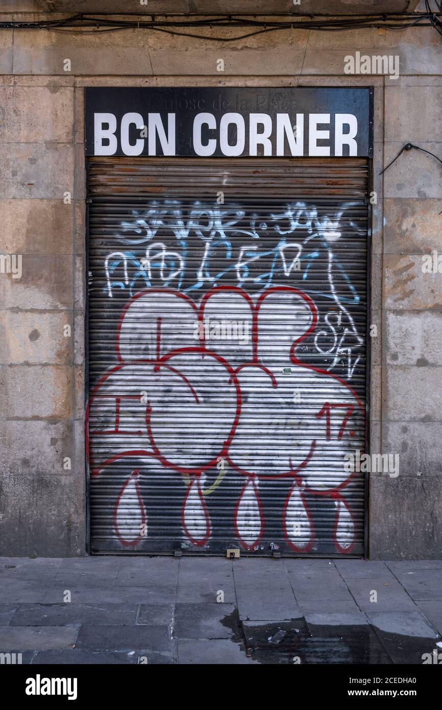 Barcelona, Spanien. August 2020. Die Geschäftsräume BCN Corner ist für die Öffentlichkeit geschlossen gesehen.August endet mit der größten Anzahl von Geschäftsräumen im Zentrum von Barcelona zur Verfügung, nachdem die kommerzielle Aktivität aufgrund der Covid19 Pandemie und das Fehlen von Tourismus, die viele Betriebe geführt hat, um die Aktivität aufzugeben. Kredit: SOPA Images Limited/Alamy Live Nachrichten Stockfoto