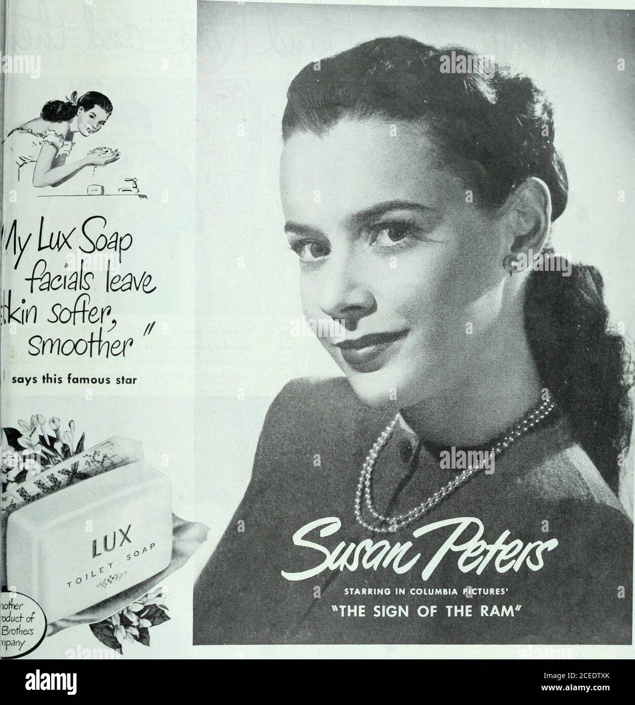 . Das Ladies' Home Journal. LADIES HOME Jol 1{, 173. ) ut von 10 Screen Stars Verwenden Sie diese Pflege für lovelyLux Teint Heres eine bewährte Teint Pflege! In den jüngsten Tests von Lux ToiletSoap durch Hautspezialisten wurden 3 von 4 Teint in kurzer Zeit lieblich. Berühmte Leinwandstars vertrauen ihrer Millionen-Dollarfarbe auf diese sanfte Beauty-Seife. Es ist wunderbar, wie meine tägliche Lux Soap Pflege wirklich makesskin lieblicher, Susan Peters erzählt Ihnen. Ich arbeite den Fragrantleder gründlich ein. Während ich ausspülen und dann mit einem weichen Handtuch trocken tupfen, nimmt die Haut an frischer neuer Schönheit! Lassen Sie sich nicht von Romanc betrügen Stockfoto