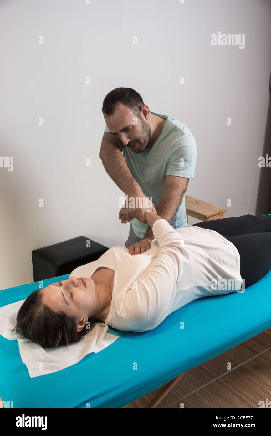 Alternative Therapie Körperbehandlung, Es ist eine Körpermassage, wo Sie Körpergewebe stimulieren Stockfoto