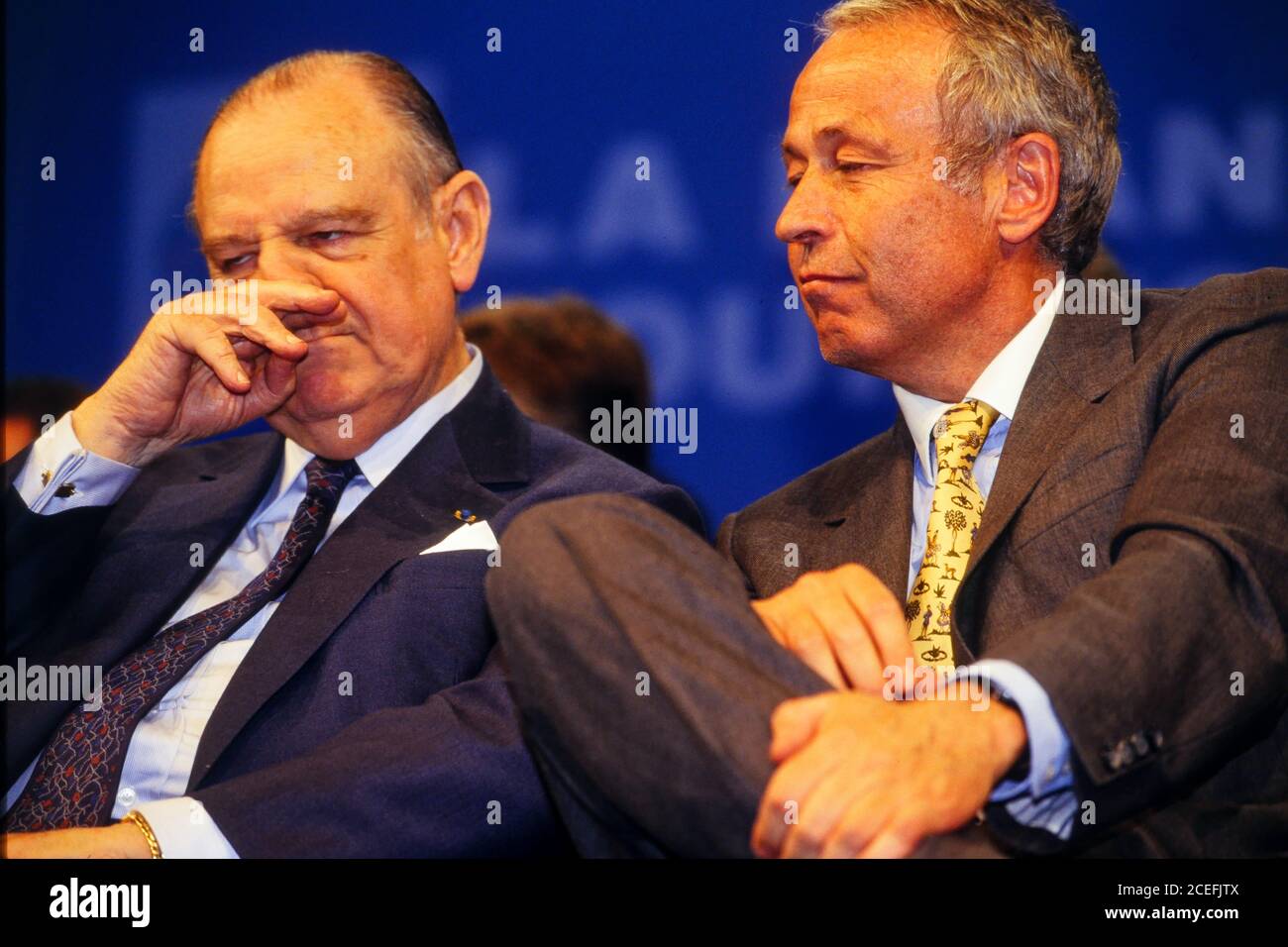 Alain Merieux und Raymond Barre nehmen an einem Treffen von Jacques Chirac in Lyon, Frankreich, Teil Stockfoto