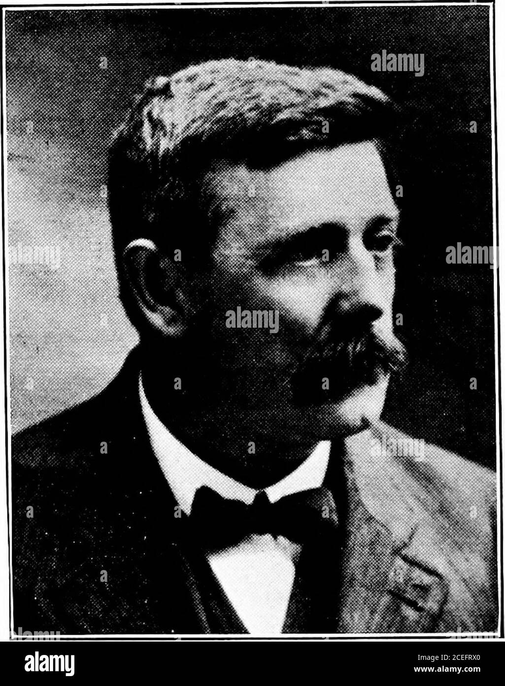 . Die hundertjährige Geschichte von Kutztown, Pennsylvania : feiert die hundertjährige Gründung des Bezirks, 1815-1915. 1906 kam er nach Kutztown und nahm den Lehrstuhl für Kunst und Zeichnung an der Keystone StateNormal School an. Er reiste und studierte in Romeund Paris auf zwei verschiedenen occn^Ionen, in 1905 und inlOlJ. Er wurde BV seine Frau begleitet. Er war verheiratet mit Louise Neff. Er ist ein nm mbcr der St. Pauls Reformierten Kirche, Kulztown, und der Freimaurerloge. PROF. WM. S. HALDEMAX wurde in Pine Grove geboren. Pa. Er betrat die Key-Stone State Normal School, in Kutztown. In thtspri Stockfoto