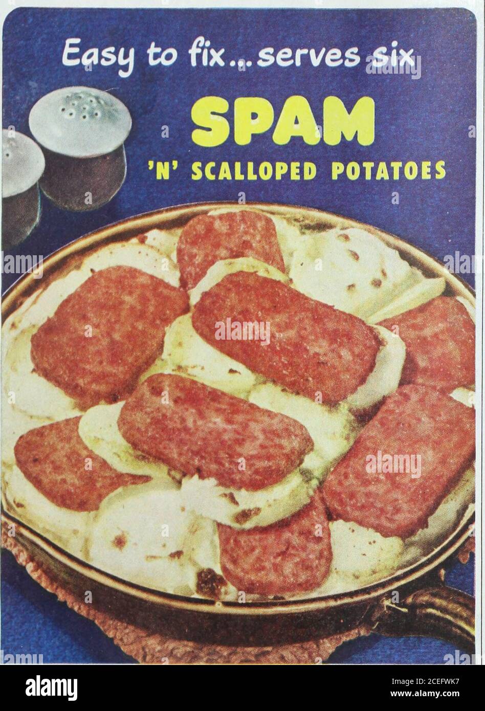. Das Ladies' Home Journal. Neues Mennen Baby Öl angereichert mit Lanolin 220 LADIES HOME JOURNAL Juni 194i. SCHMELZEN Sie 3 El Kochfett • Rühren Sie 3 El Mehl auf. Salz und Pfeffer hinzufügen •1 kleine gehackte Zwiebel, 1 El gehackte Petersilie, 2 Tassen Milch • Stirsmooth und kochen bis verdickt • IN dünne SCHEIBEN schneiden vier große gekochte Pota-Zehen zu Schicht in Auflauf; mit SPAM Scheiben • Gießen Sie auf Sauce, Sprotte-kle mit Butterbrotbröseln .BACKEN bei 375 30-  Minuten. Für 6 Personen. Stockfoto