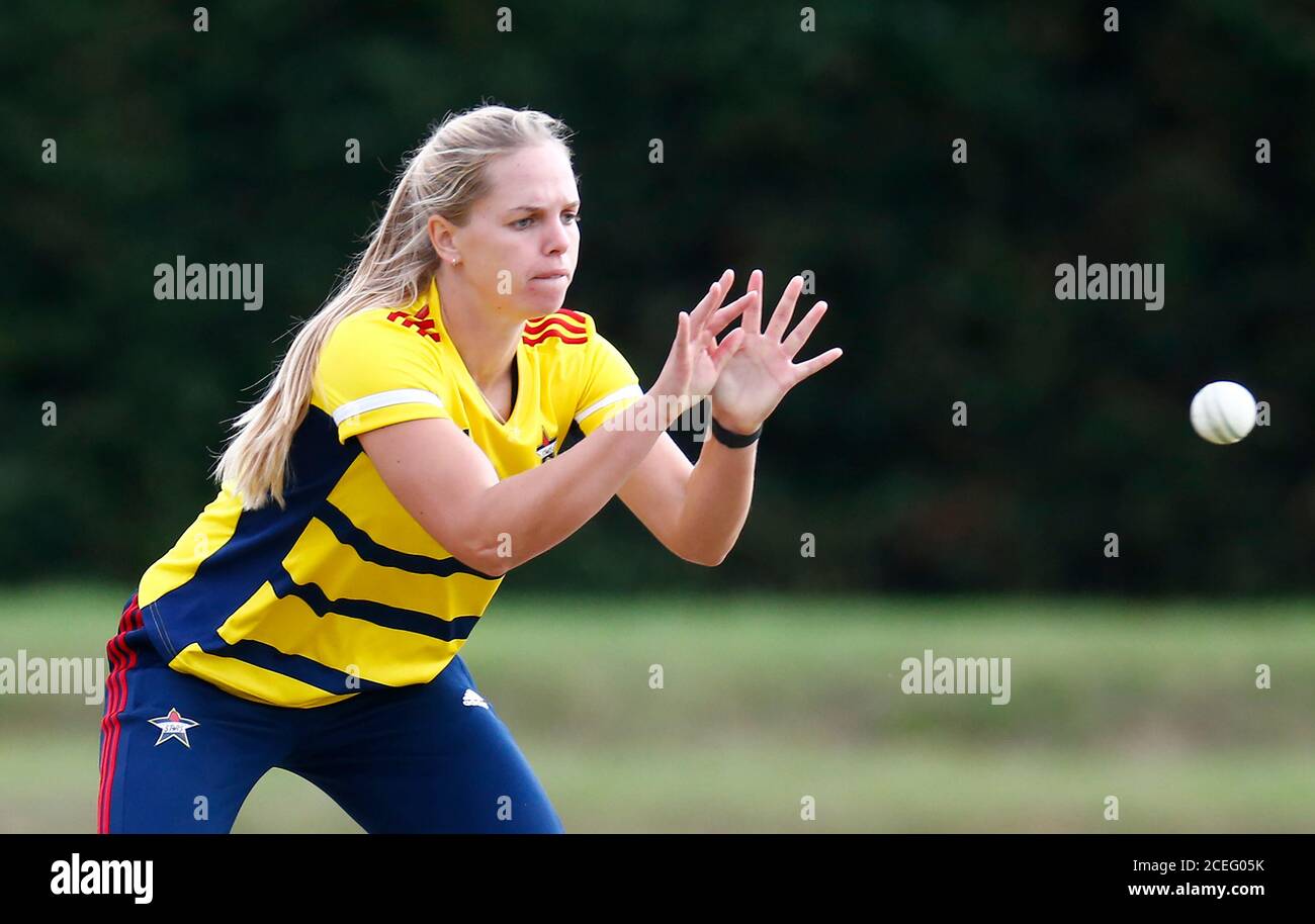 BECKENHAM, Großbritannien, AUGUST 31:Surrey East Stars Freya Davies während der Rachael Heyhoe Flint Trophy zwischen South East Stars Women und Sunrisers wo Stockfoto